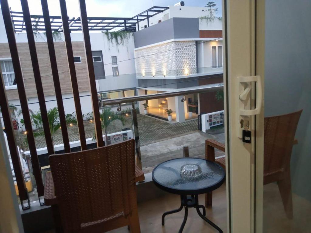 Purnama Balige Hotel Ngoại thất bức ảnh